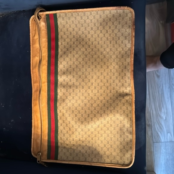 Large Gucci Clutch! - Picture 1 of 7